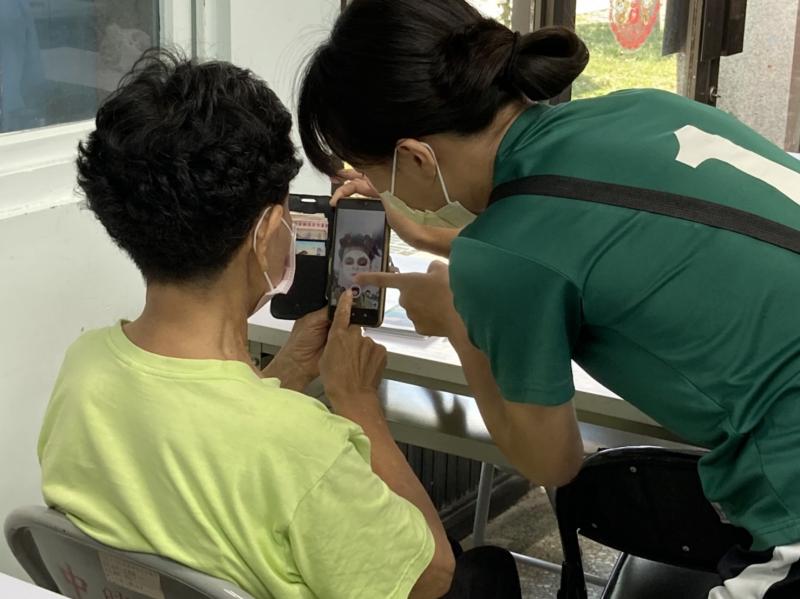 宜大學生志工協助