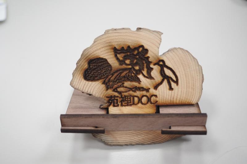 學員依在地特色製作出的雷雕作品