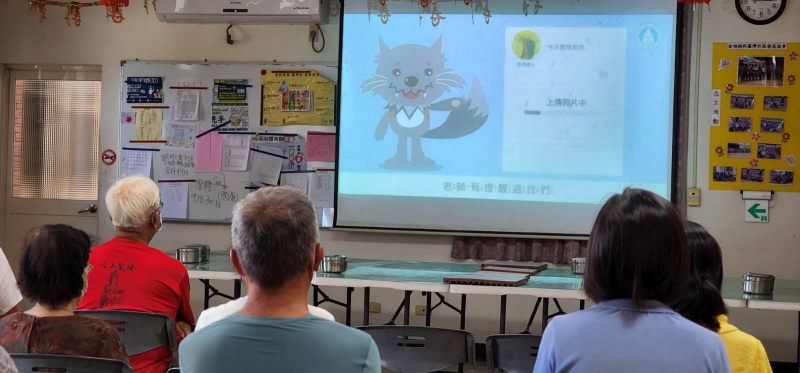 在網路上傳別人的照片需經過對方同意，以免觸犯刑責。