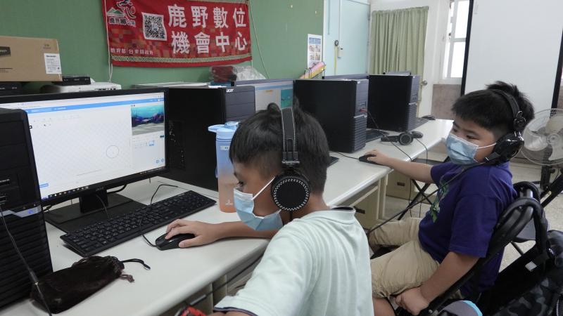 利用基本程式結構設計製作簡單遊戲