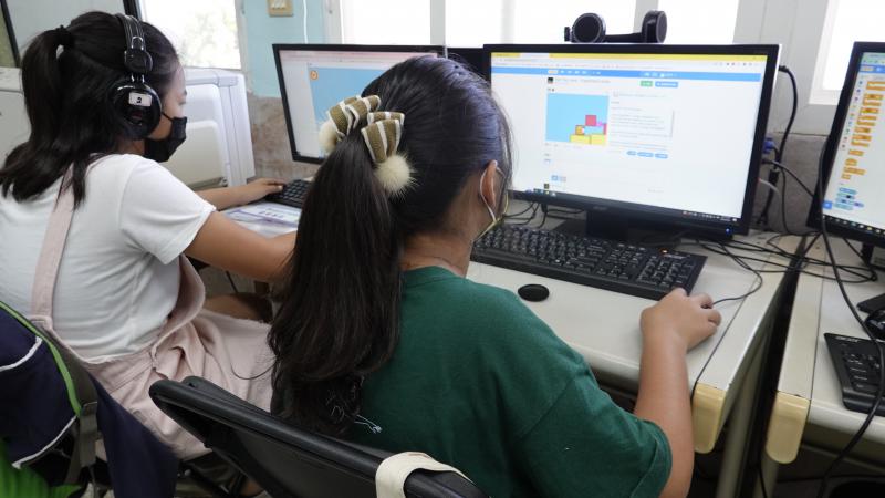 利用基本程式結構設計遊戲