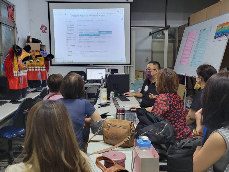 講師舉社區一家全民社造行動計畫實際案例做分享