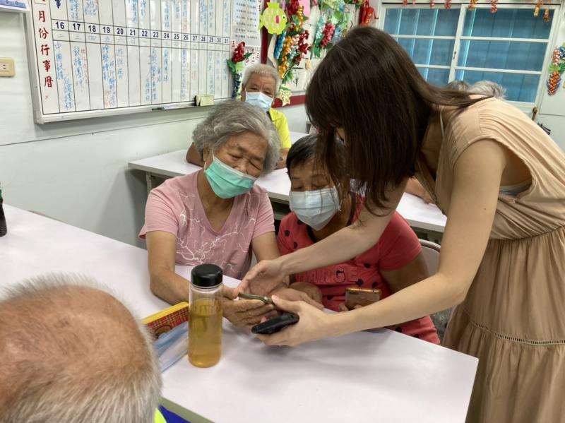 學習使用手機拍照