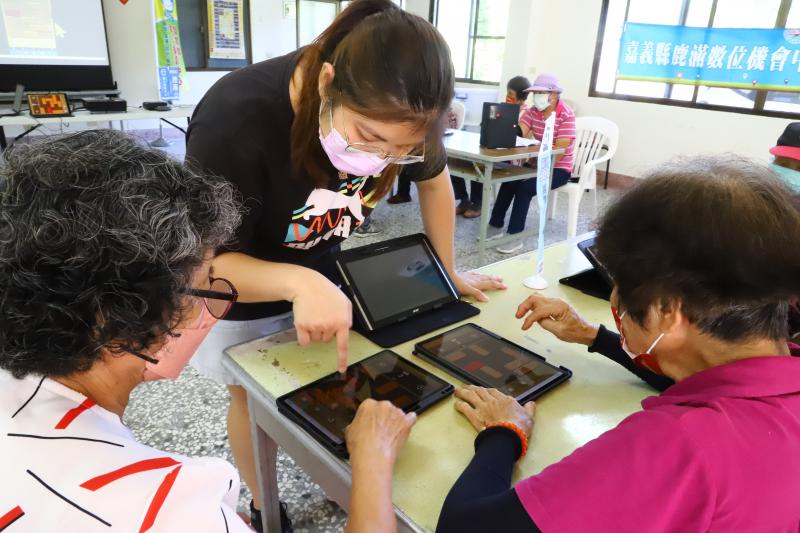 奶奶練習益智方塊推APP