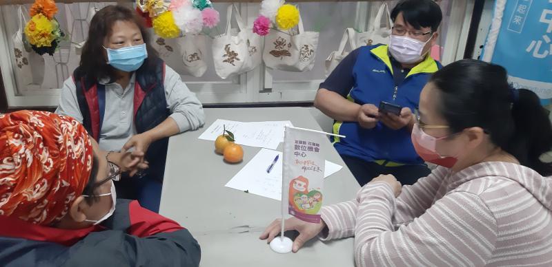 分組討論如呵架構拍攝好的影片