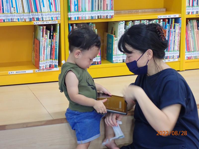 小小孩也可以看及聽電子書