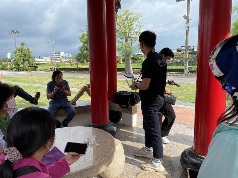 講師讓大家利用line通話分享畫面