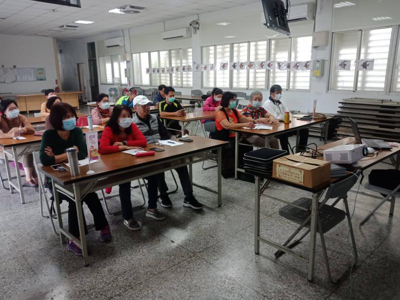 學員上課聽講中