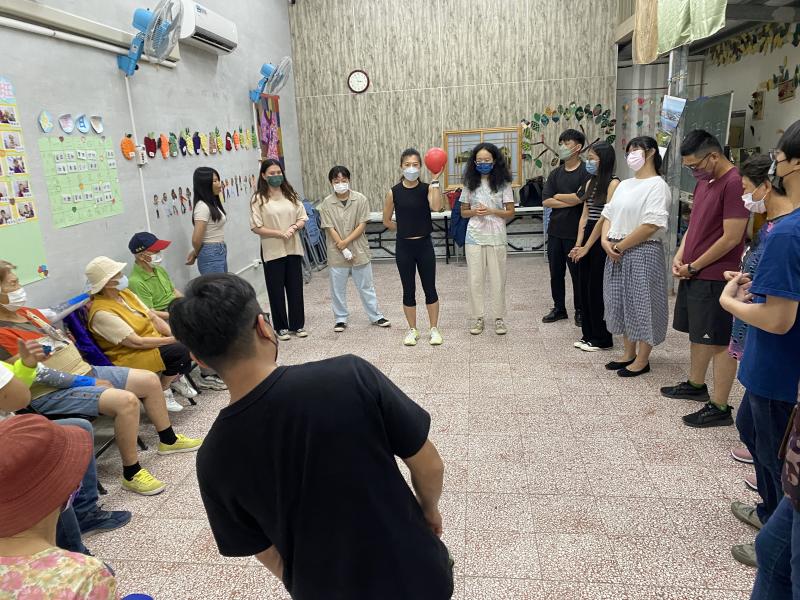 講師正在請大家進行自我介紹