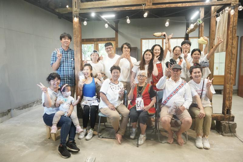 學員們演出完的大合照