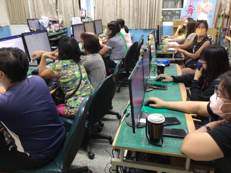 學員上課學習畫面