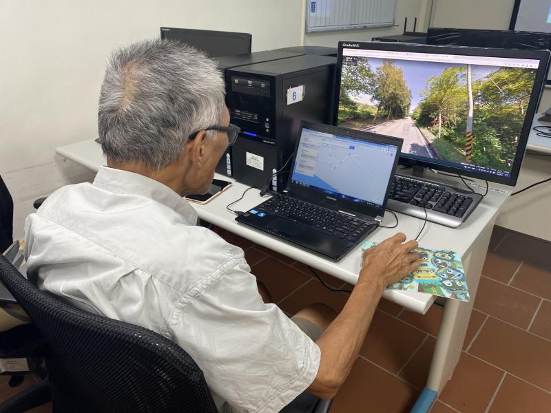 接著練習使用 Google 我的地圖，設置金湖景點以及導覽路線。