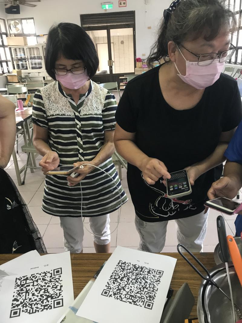 學員透果掃描QR CORE加入DOC學員群組及粉絲專頁