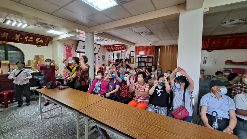 樂齡長者開心動起來高齡者健康操