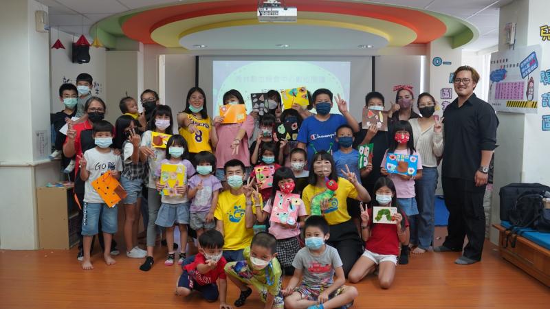 下課後講師與學員快樂大合照