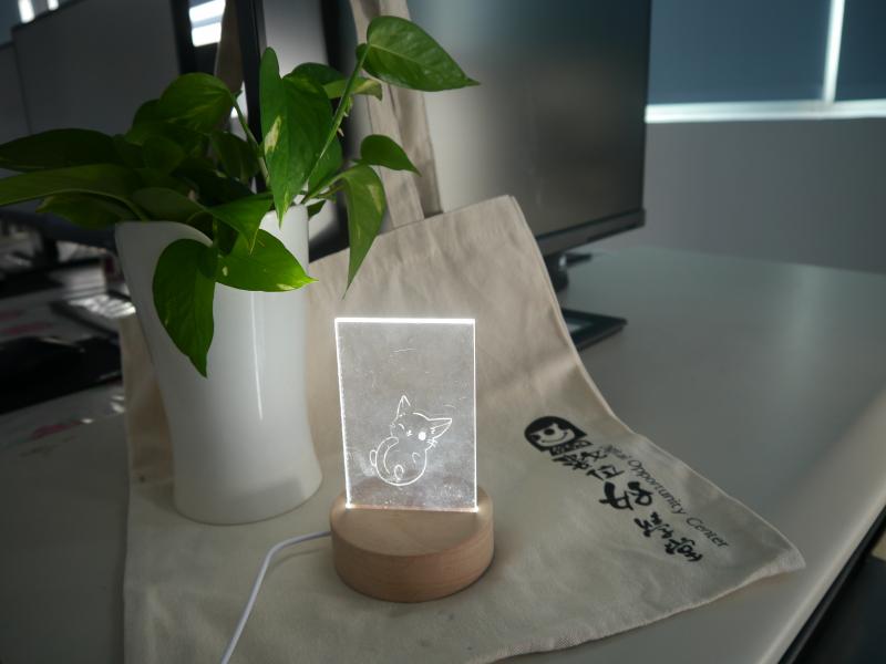 夜燈完成雷雕作品