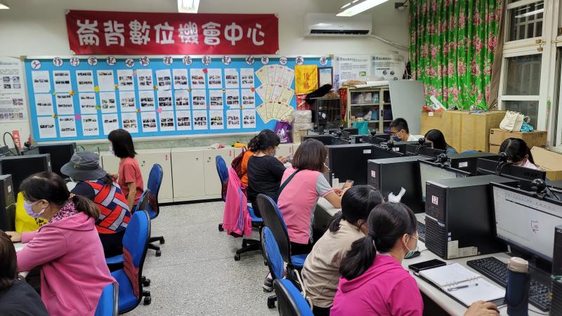 學員上線網站學習及修編範例練習。