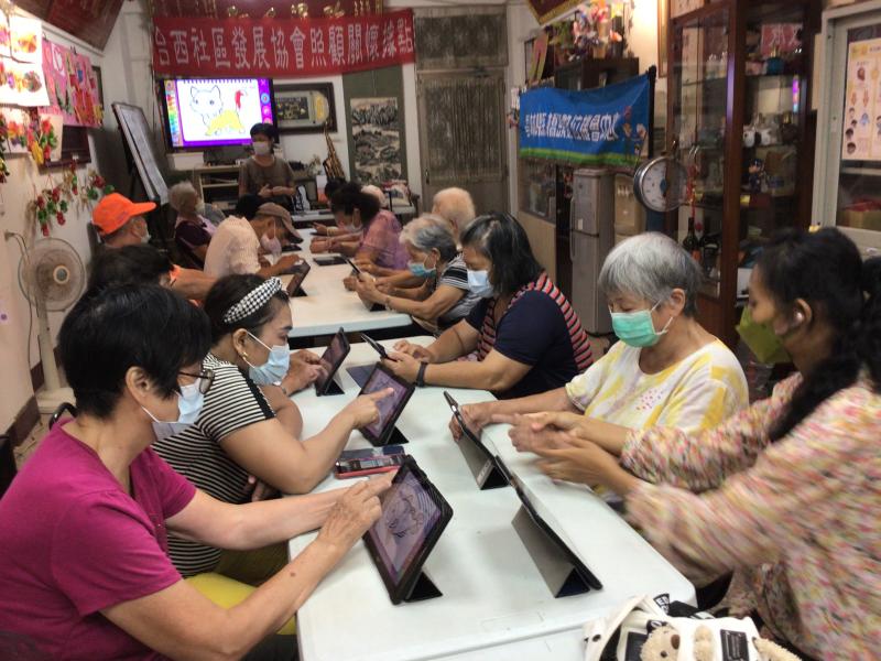 社區長者上課情形