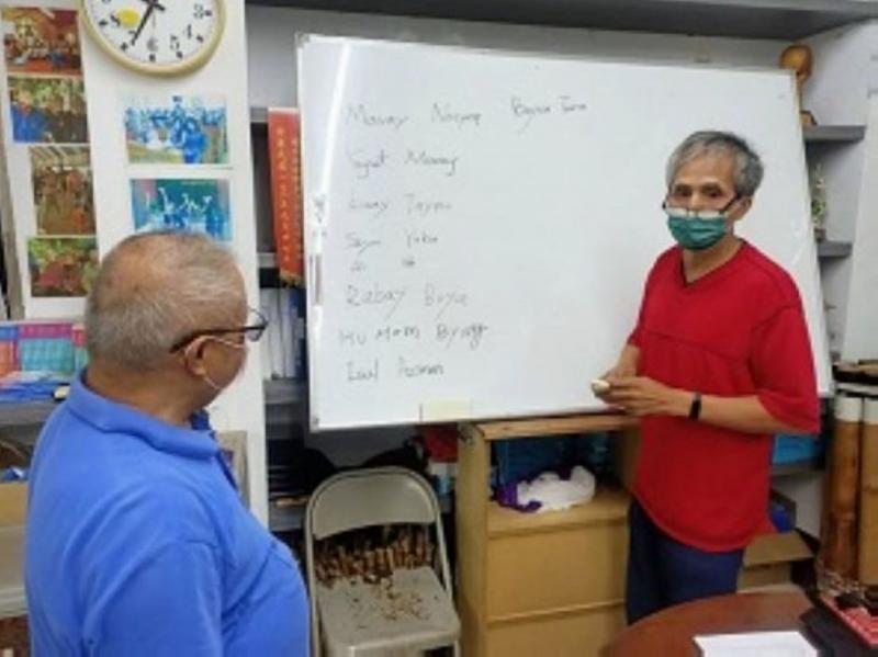 認真學習不在乎年齡的大小，只要願意就一定會有所收穫