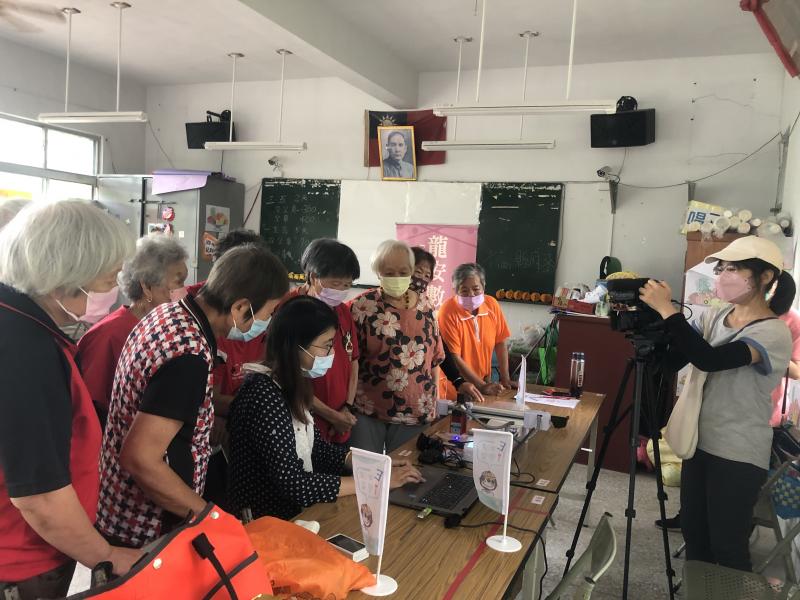 老師講解如何照片輸出到雷雕機