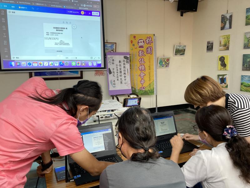 每當學員遇到困難，老師與駐點人員就會馬上出現在學員身旁，協助指導與示範