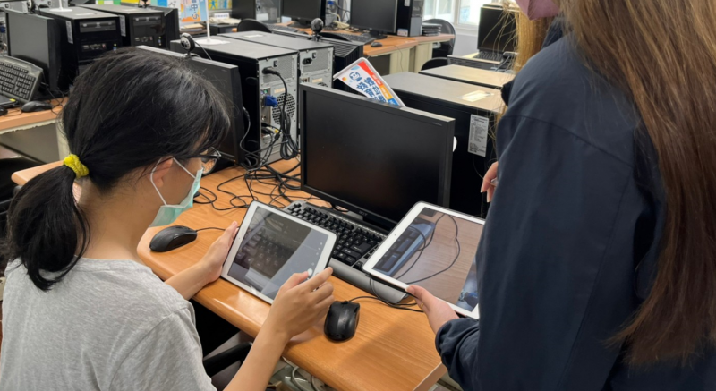 教導學員使用方式並進行解說