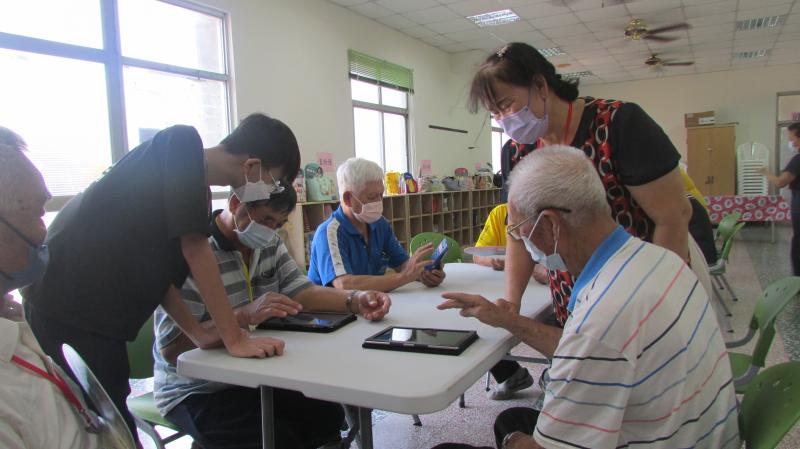 載興村上課情形~