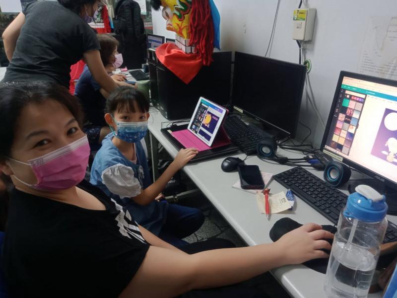 親子檔也非常喜愛本次的數位課程