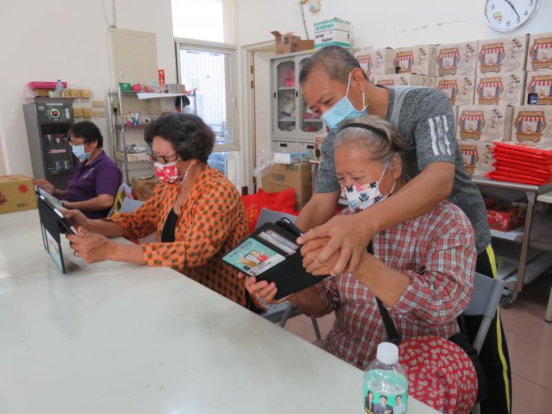 先來個賽車小遊戲，讓細胞活起來