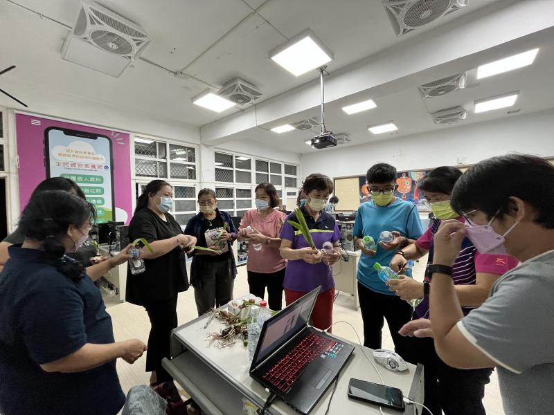 二林DOC準備了水耕植物