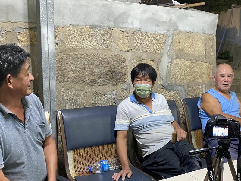 大家你一言所一語得熱絡回想與分享823砲戰時期，物資運補及小蜜蜂文化的辛酸血淚及印象深刻的故事。