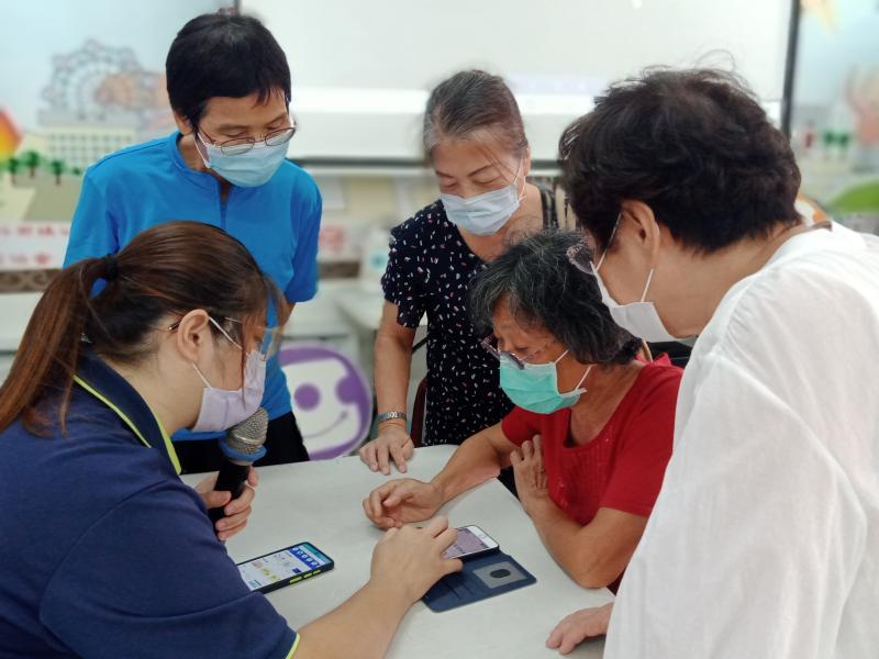 講師教學員如何安裝及使用Whoscall App