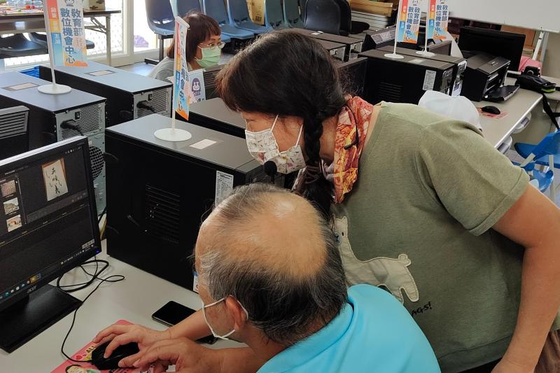 經過老師的指導，我的影片更加豐富活潑。