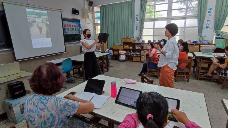 講師分享及實作美圖秀秀.歡唱實用APP教學