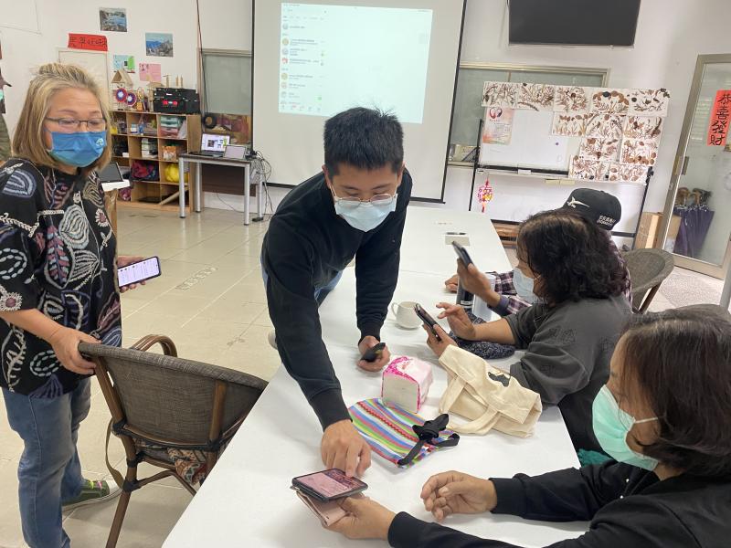 講師也分享常見的12種詐騙手法，學員可以如何防範。