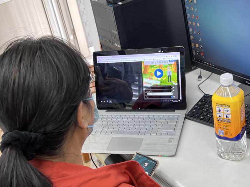 如果是小農或商家的學員,老師有有輔導製作介紹自己的農場或商家的電子書