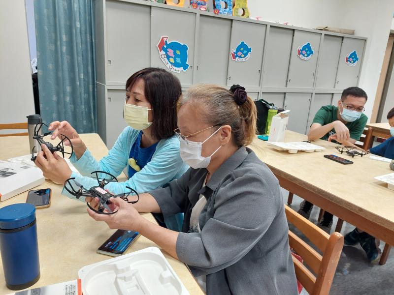 連接無人機準備起飛