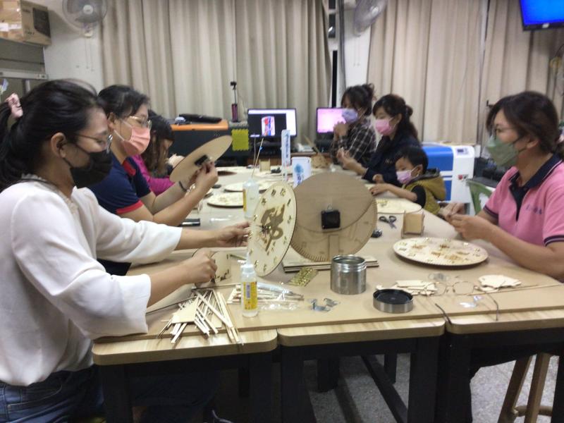 時鐘成品輸出DIY製作組合情形