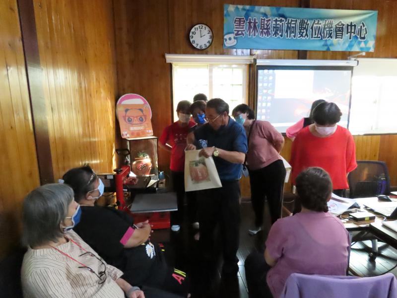 特別適合製作少量多樣的個人化及客制化商品