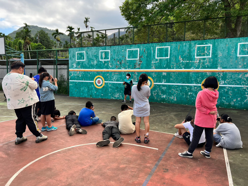 當主角也可當攝影師，讓大家都沉浸在我是小小攝影師的角色