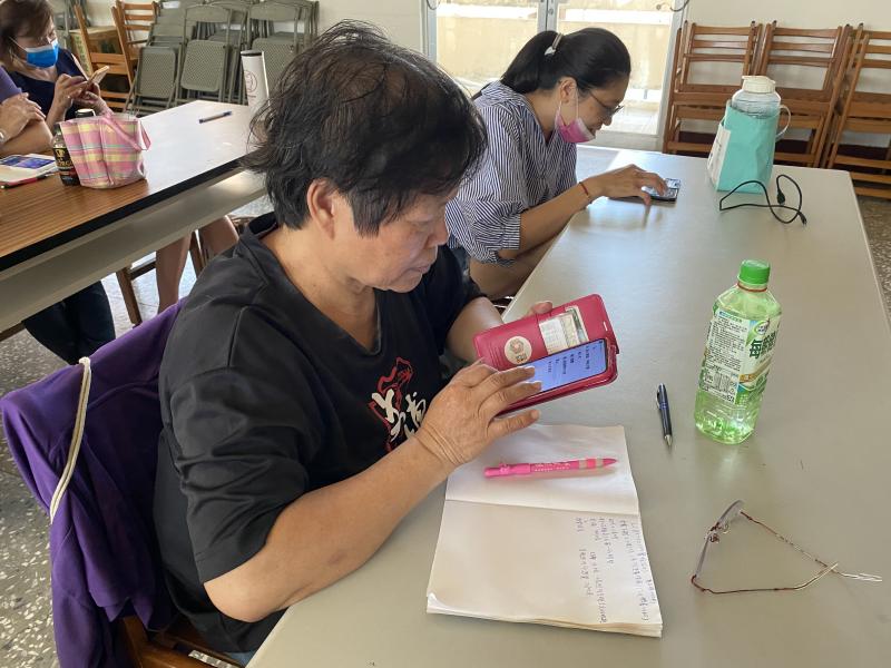 來自潮州的學員，非常好學，每堂課必到。