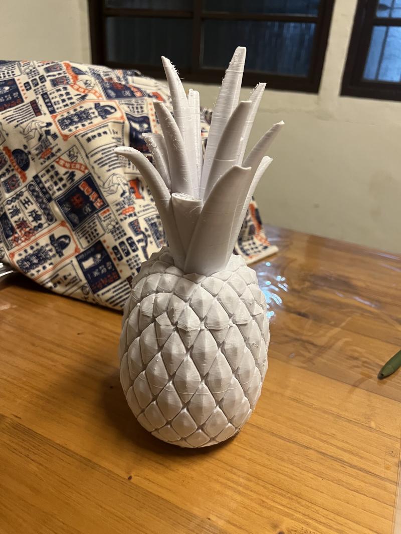 焚風鳳梨公仔成品