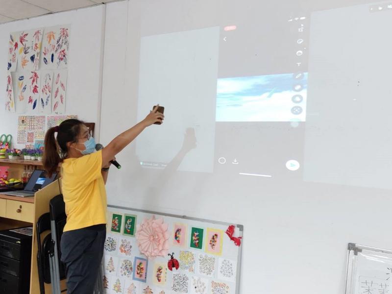 老師介紹軟體操作介面。