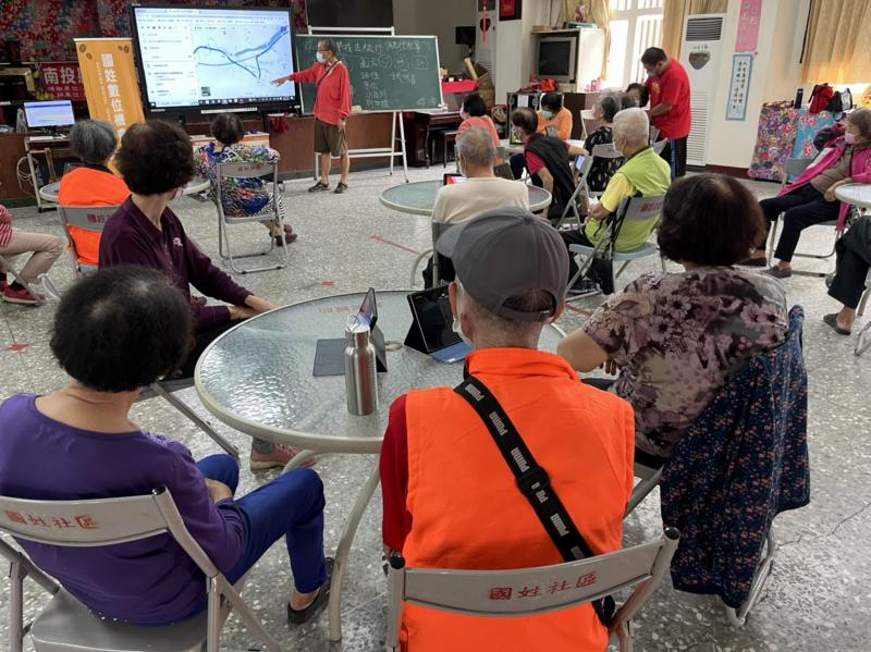 以國姓社區到埔里基督教醫院的「導航」為例，說明Map的使用及效果