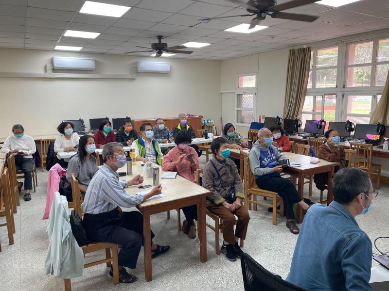 大家專心的在上課