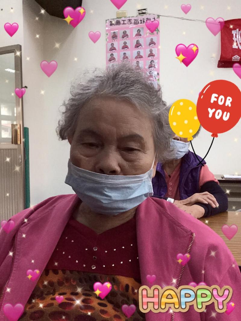 學員利用自己的照片做成問侯圖