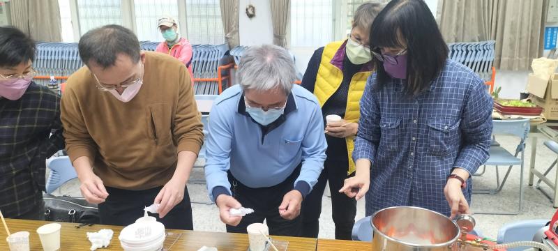 學員學習翻模技巧