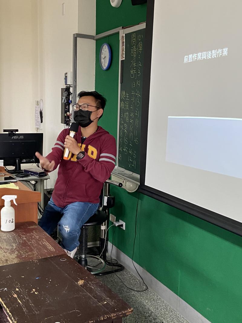 馬丁老師首先教大家認識自己手邊使用的手機與平板的照相功能與前置作業，攝影功能的設定與調整，然後認識取景的方法，有許多好用的攝影功能原來我們平時都沒有使用到。