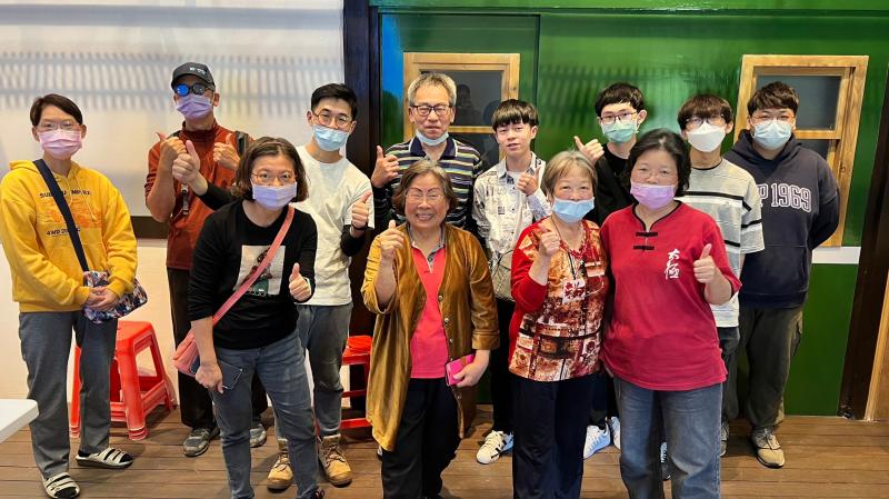 訂完外送，中午就不用煮飯了...