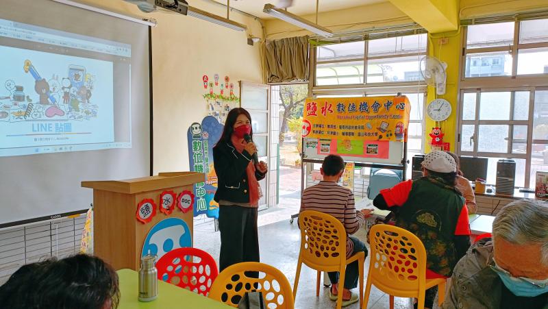 丁校長特地來勉勵學員及關心學員上課情況